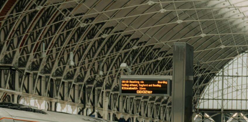 joylynn-goh-Dq3N8llioiA-unsplash